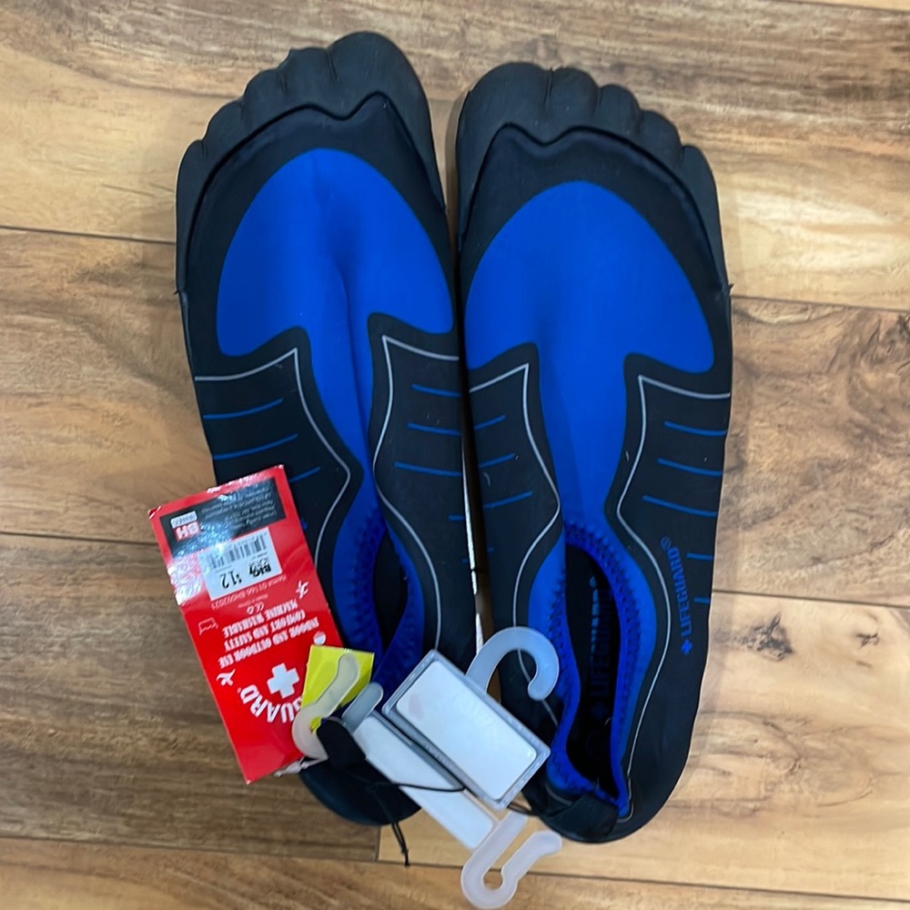 Mens never worn swim shoe size XL 12-13